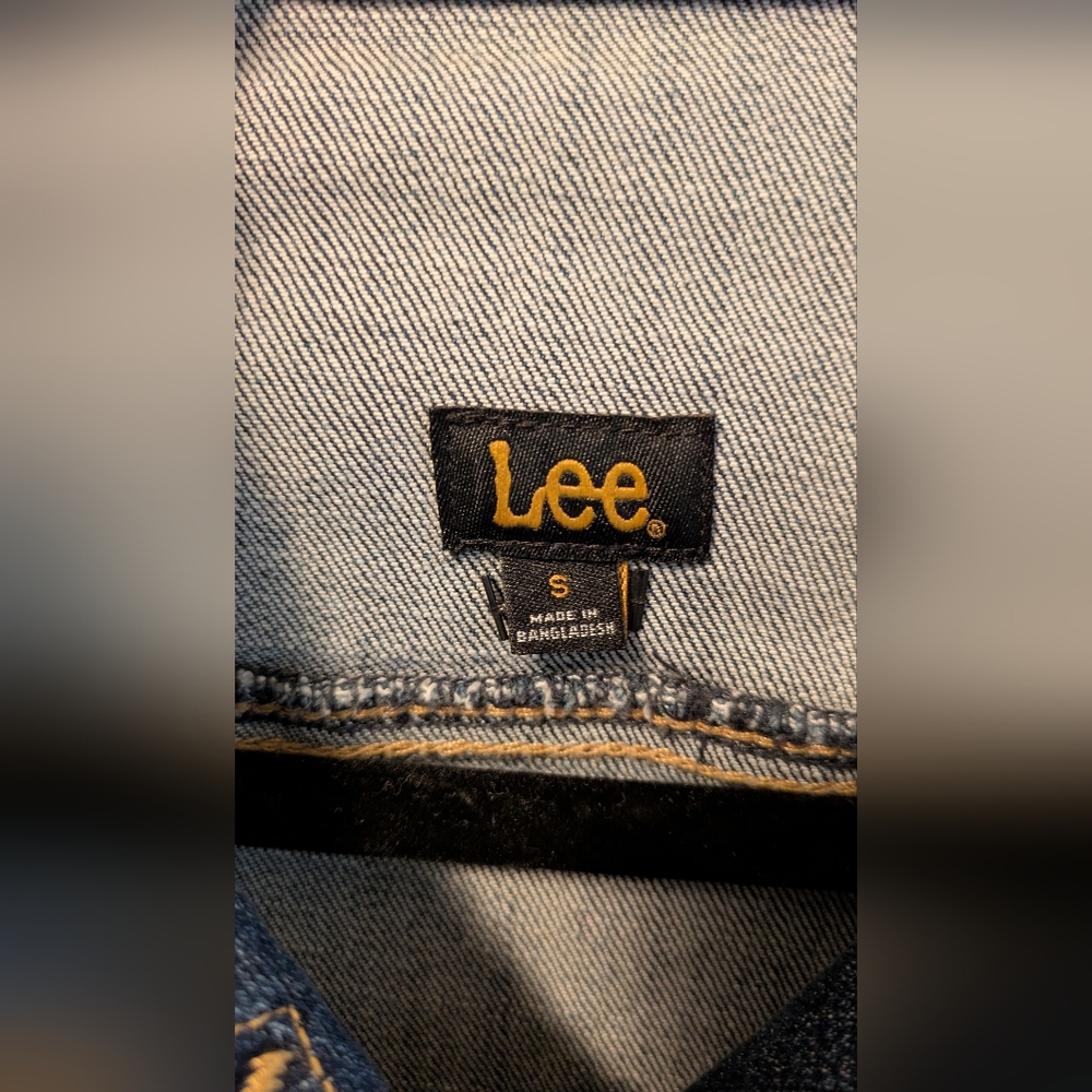 Lee Blue Jean Jacket Classic Denim Style - Picture 3 of 4